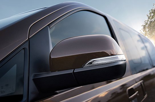 Наружные зеркала с боковыми повторителями поворота